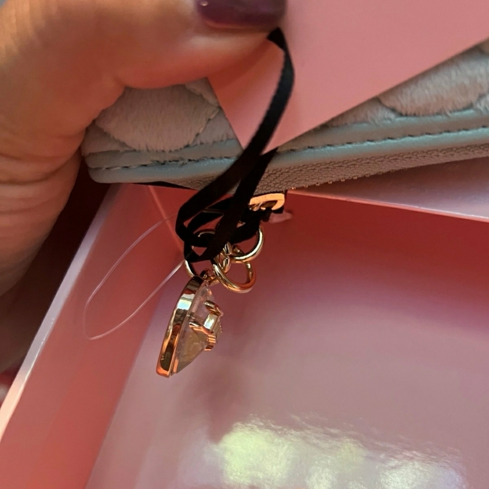 New In Box Large Juicy Couture Turquoise Zip Around Quilted Wallet With Tied Bow - Picture 4 of 9